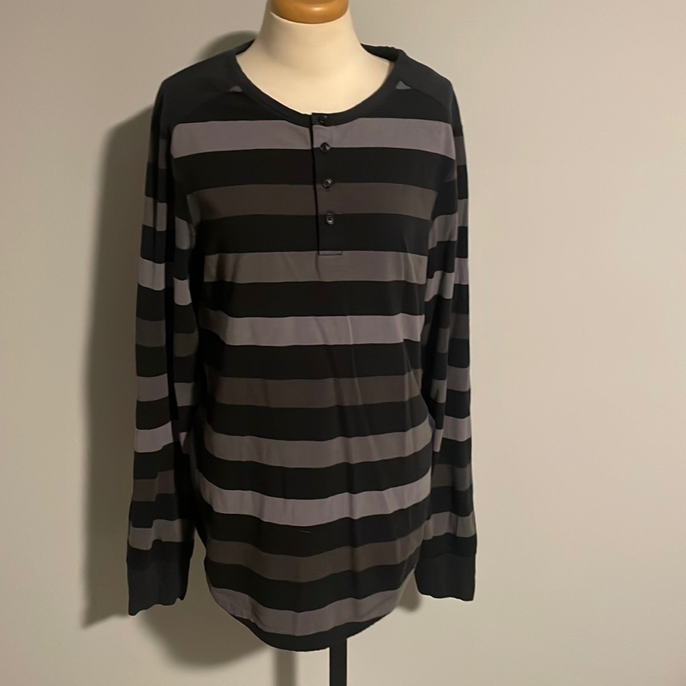 Men’s lululemon striped long sleeve!!